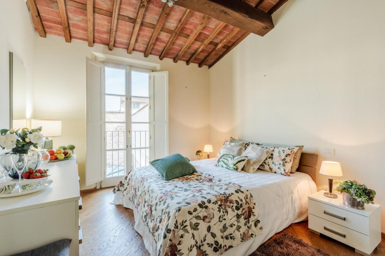 Helene Smart Flat With Elevator Inside Lucca Apartment Bagian luar foto