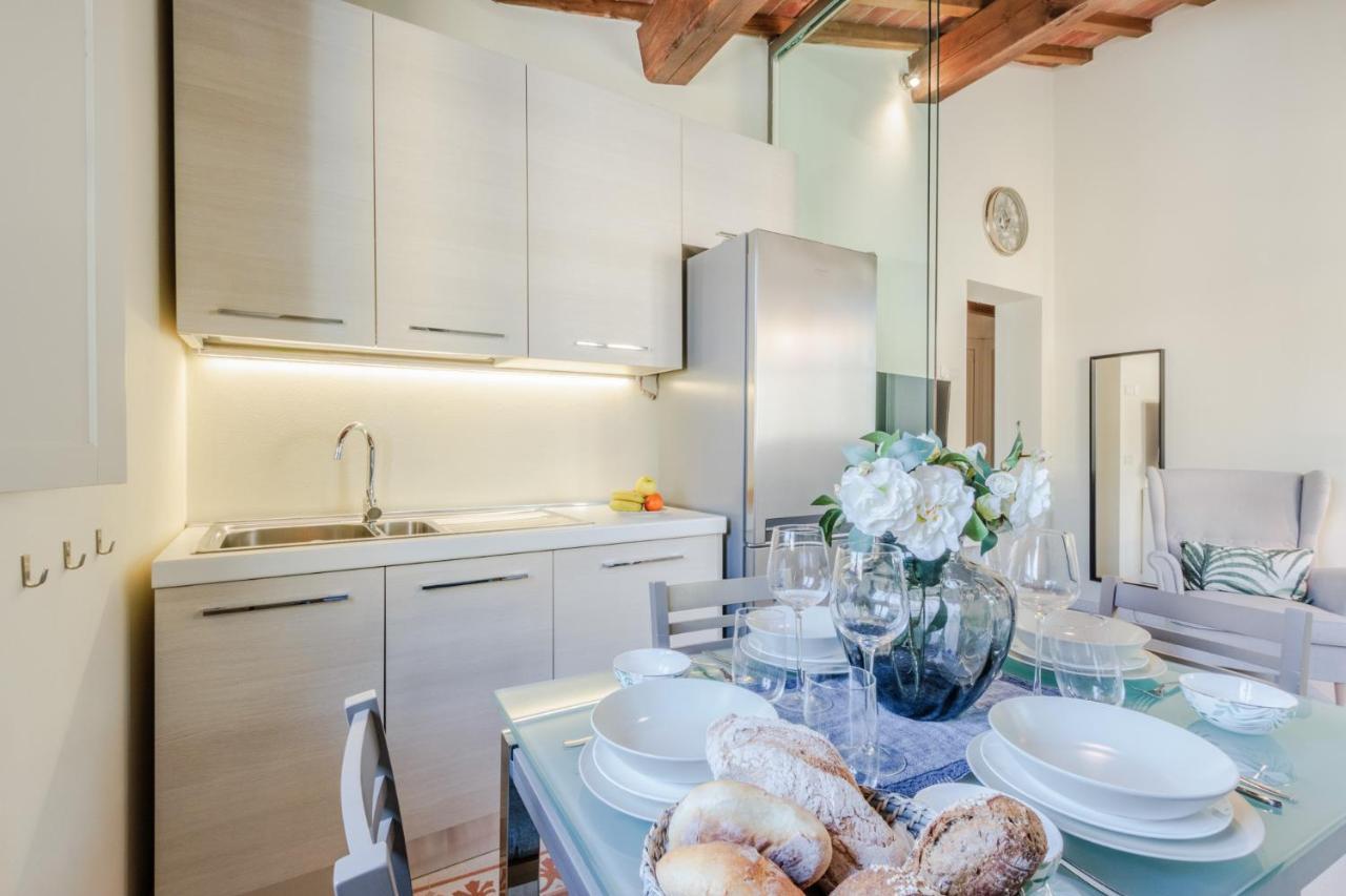 Helene Smart Flat With Elevator Inside Lucca Apartment Bagian luar foto