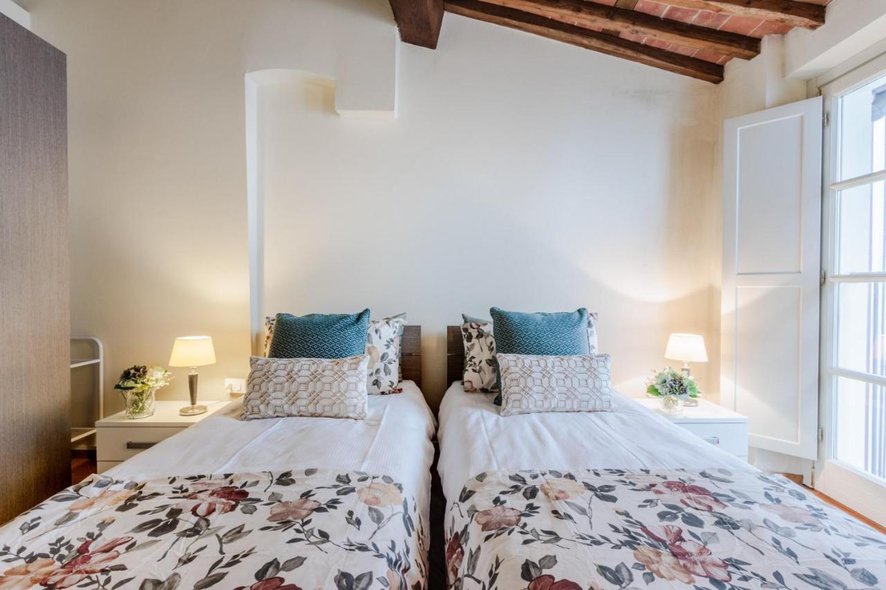 Helene Smart Flat With Elevator Inside Lucca Apartment Bagian luar foto