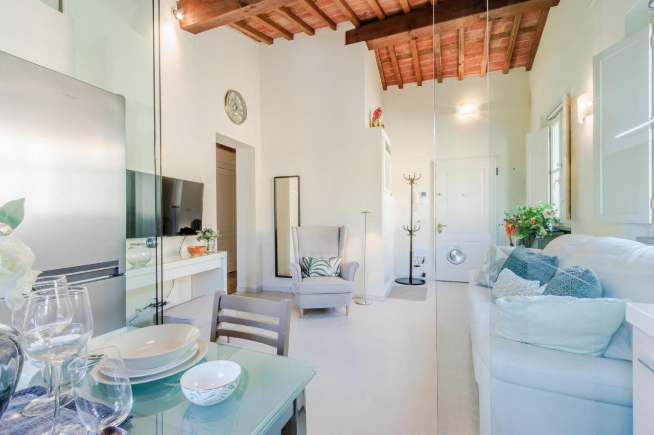 Helene Smart Flat With Elevator Inside Lucca Apartment Bagian luar foto