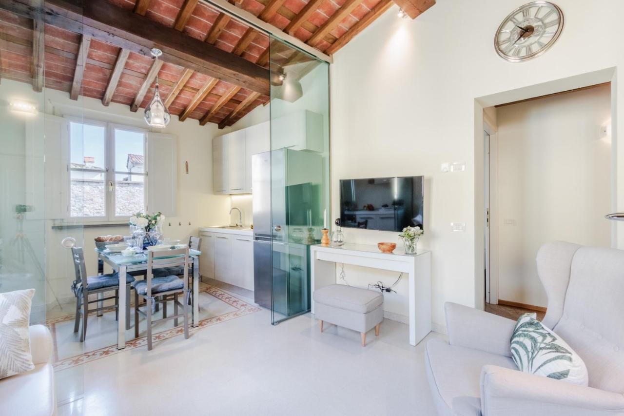 Helene Smart Flat With Elevator Inside Lucca Apartment Bagian luar foto