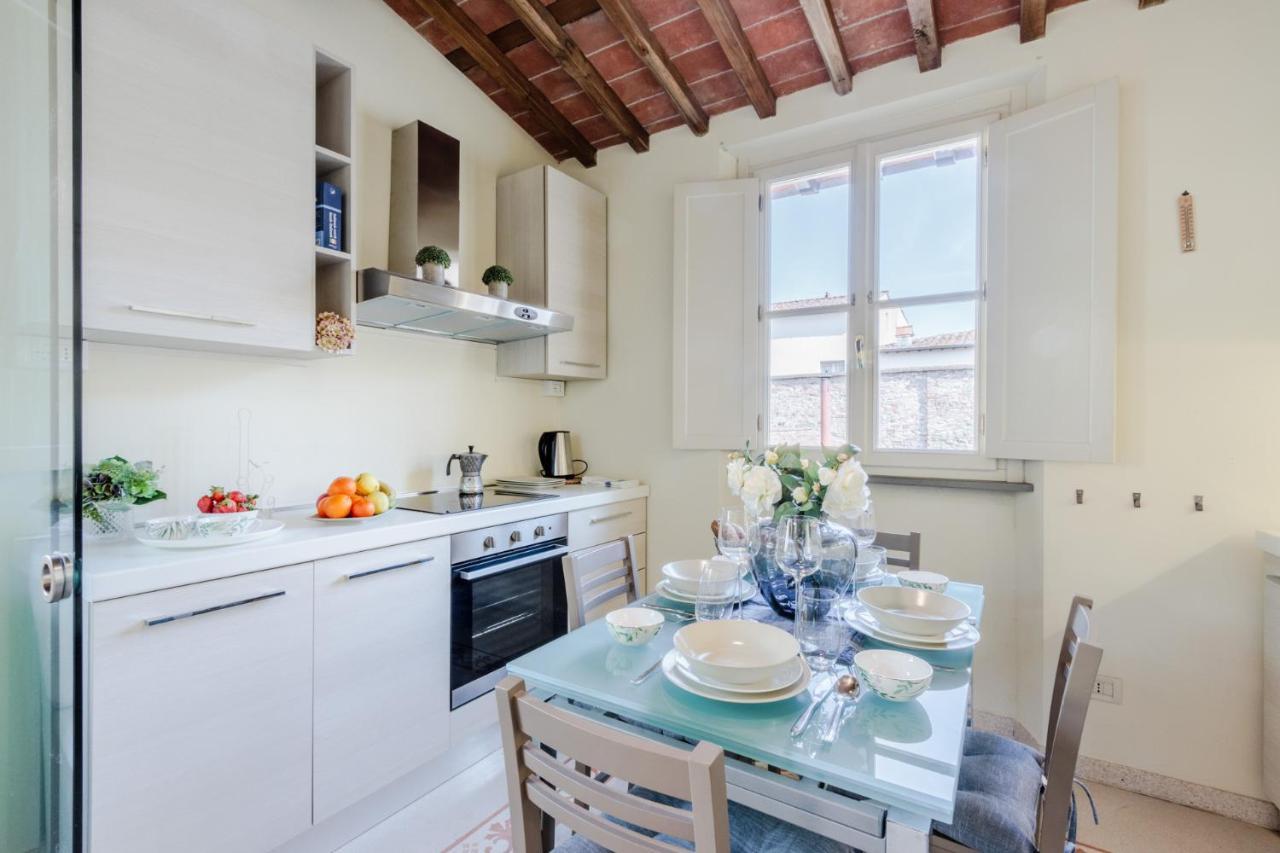 Helene Smart Flat With Elevator Inside Lucca Apartment Bagian luar foto